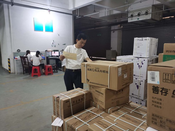 4e142b75e4cfb99e.jpg 4e142b75e4cfb99e.jpg